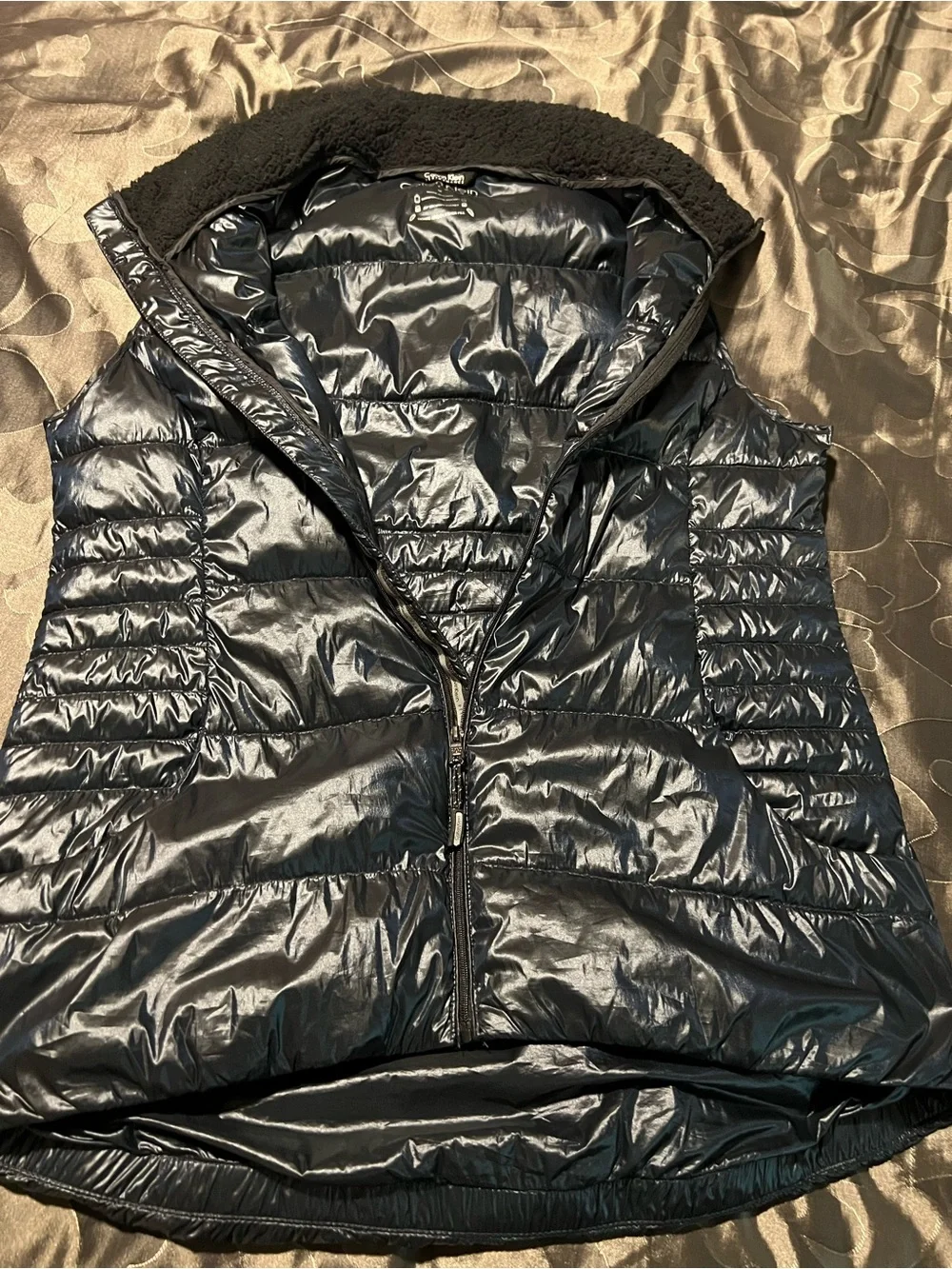 Calvin Klein Performance Black Down Feathers Quilted Vest Women’s Medium